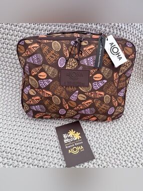 Aloha Collection• Super Special Ltd Ed Shoreline Packing Cube Coconut Shells